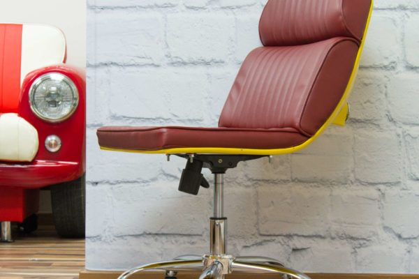 Vespa Office Char