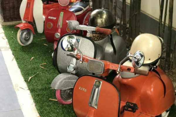 Vespa pedal scooter(1)